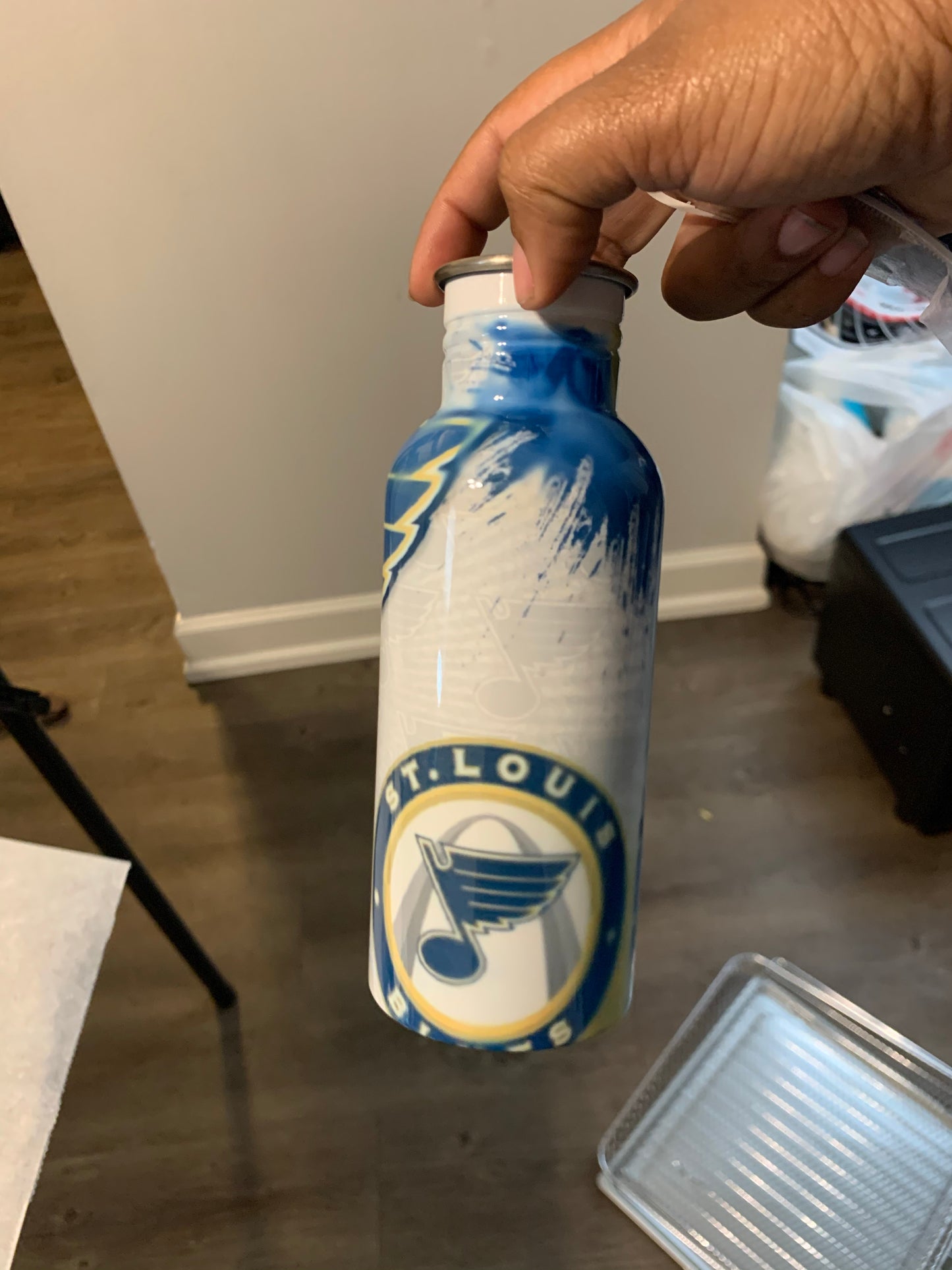 Water bottle with lid